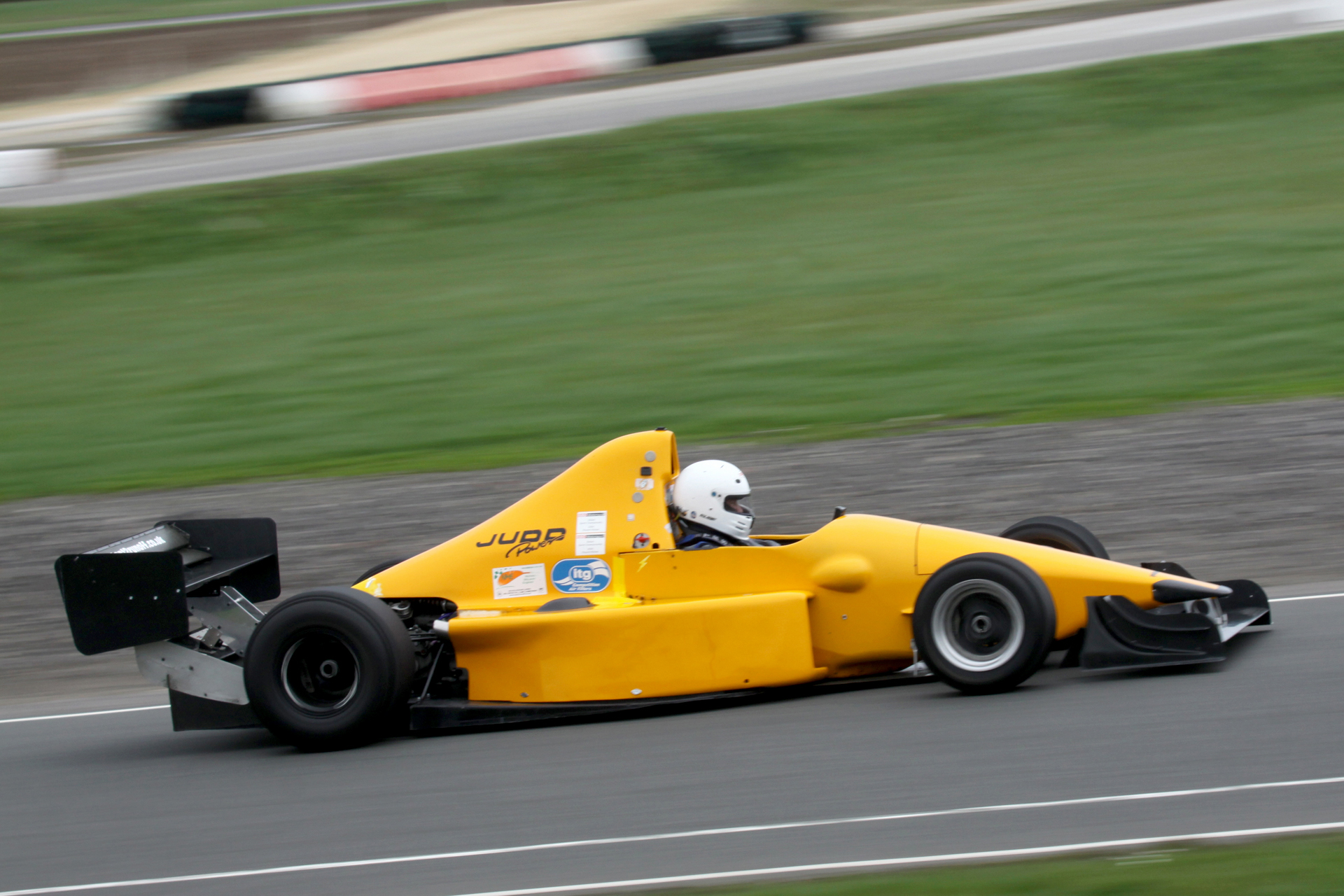 Pilbeam MP88 Judd V10
